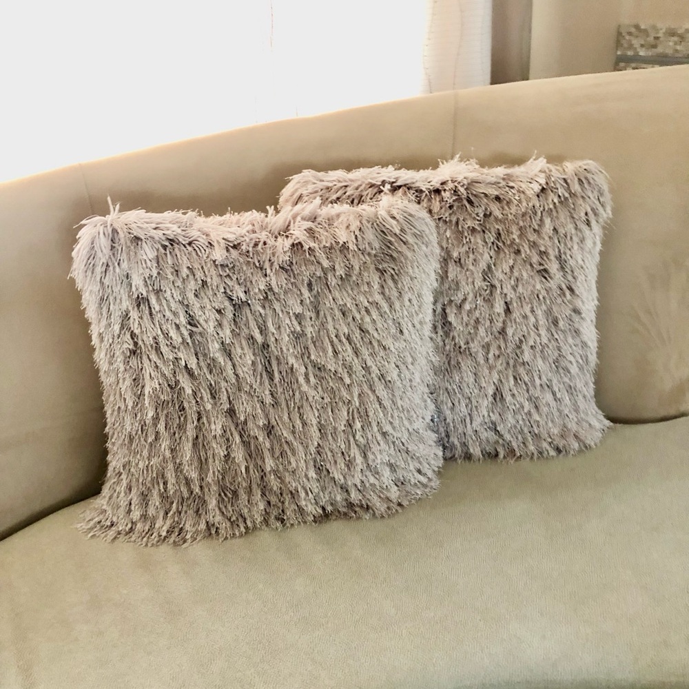Safavieh Elegant & Luxurious Pillows (set of 2)